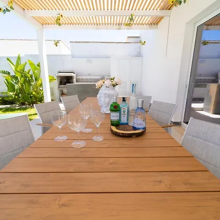 Casa de Férias White Luxury Marsala