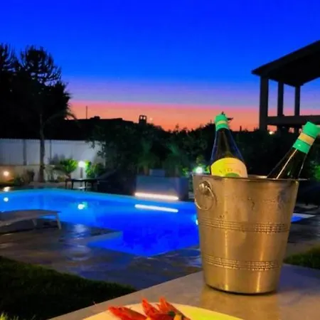 Hébergement de vacances White Luxury *